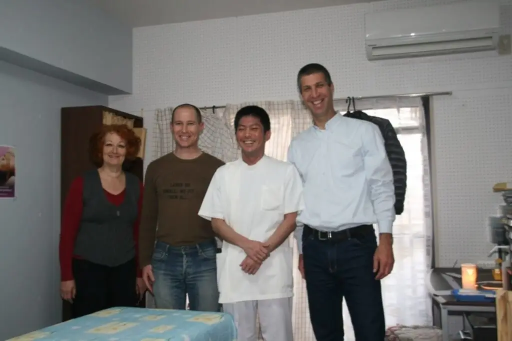 בקליניקה של יושיזומי-סאן כולם מחייכים 